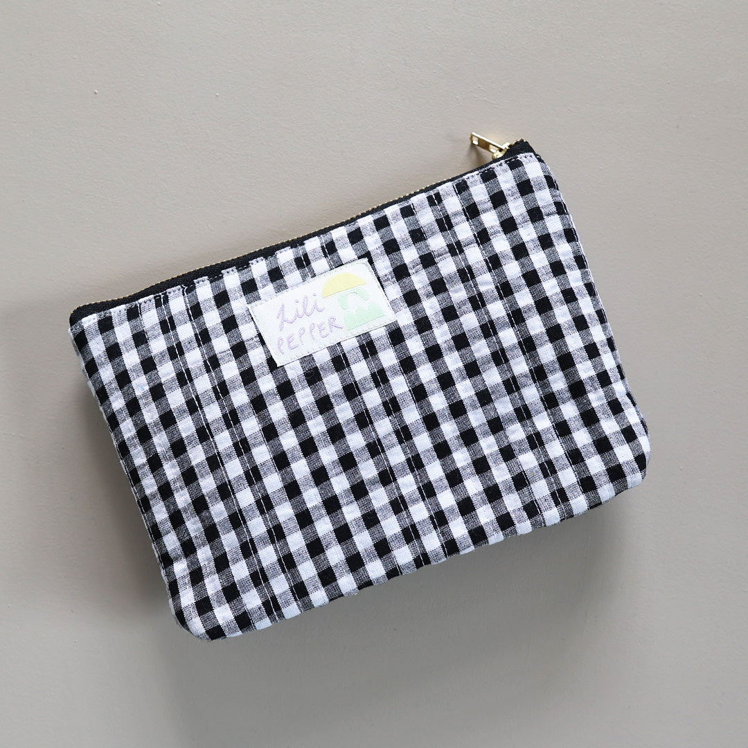 Abgesteppte Pouch *Check Black White