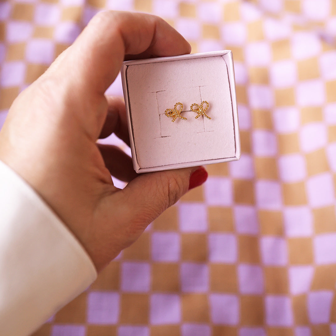 Ear studs *Bow gold-plated