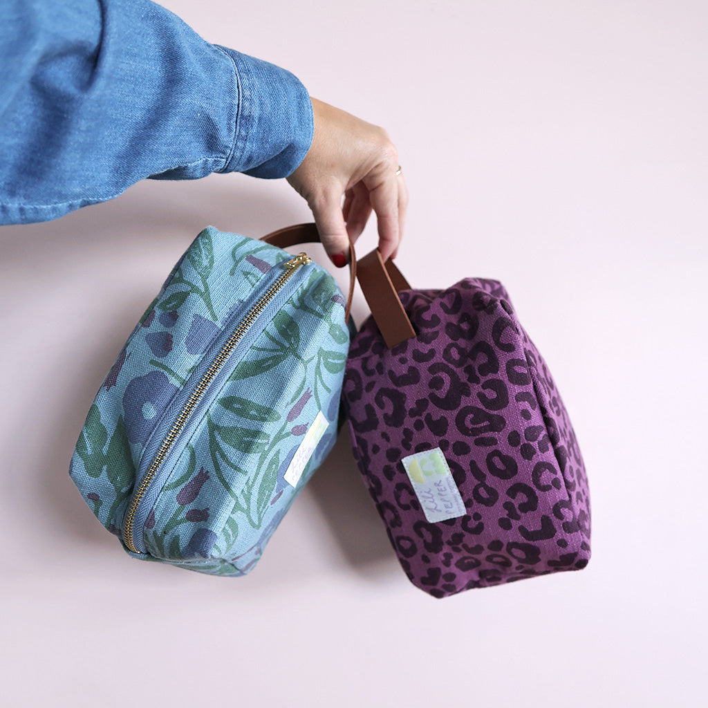 Blockprint pouch *Leo Purple