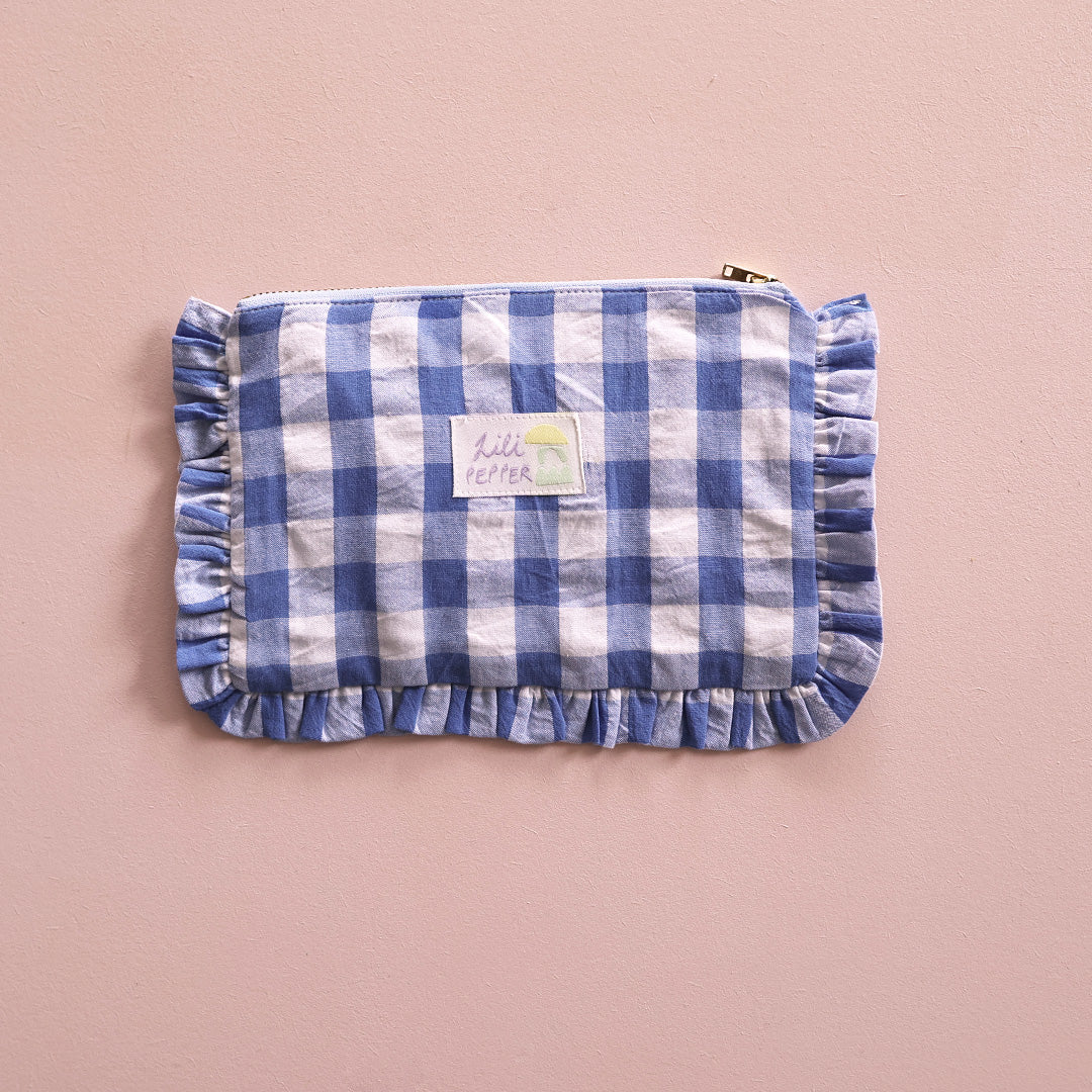 Abgesteppte Pouch mit Volant *Check Light Blue - Lili Pepper