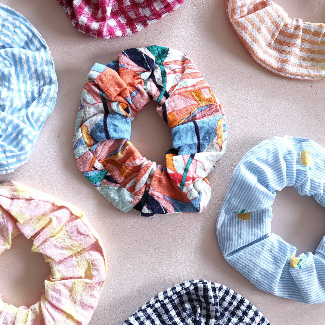 Scrunchie *Stripe Small Red