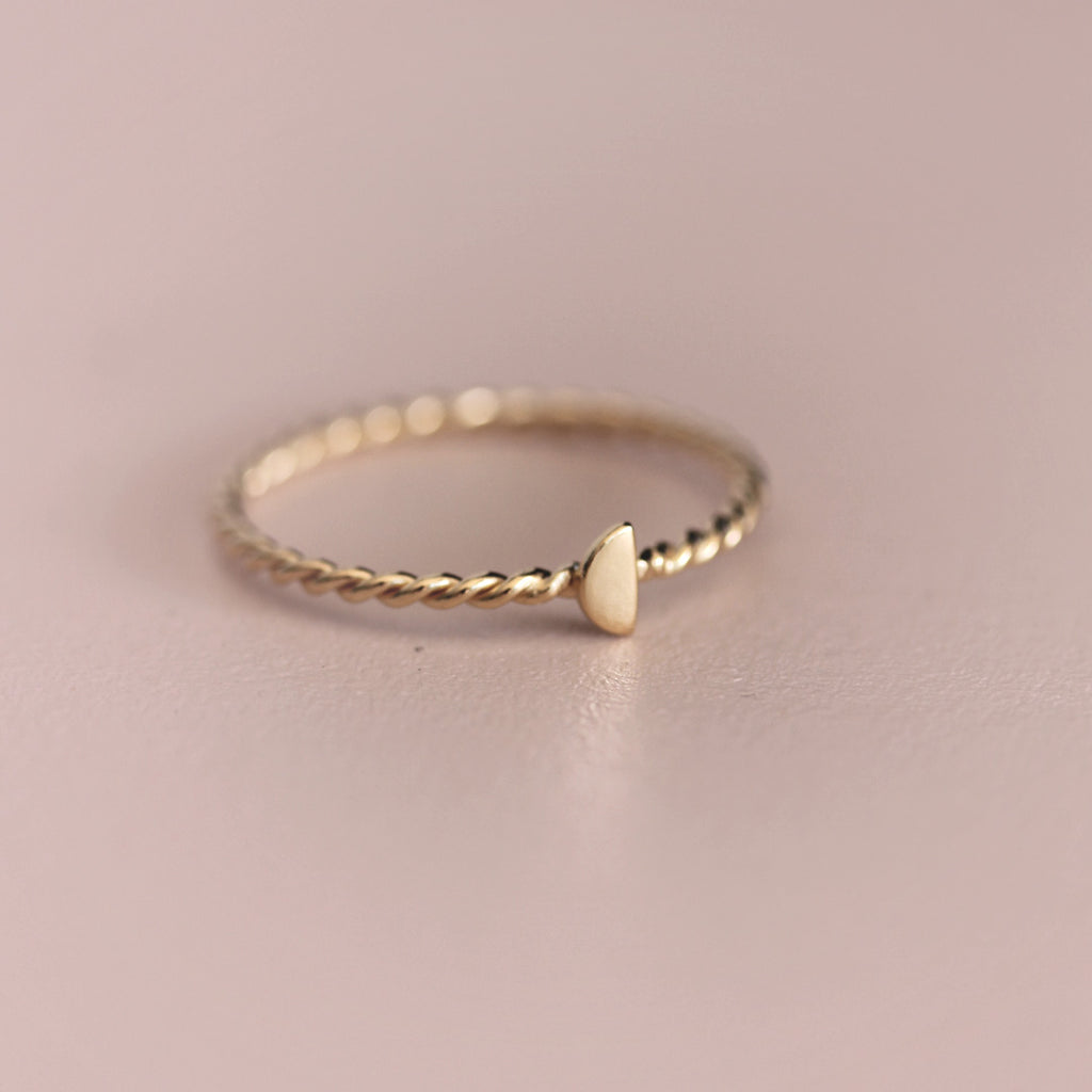 Twisted Ring *Half Moon gold plated