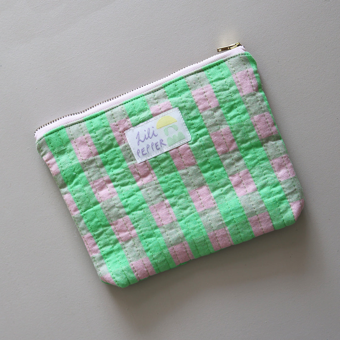 Abgesteppte Pouch *Green Rose