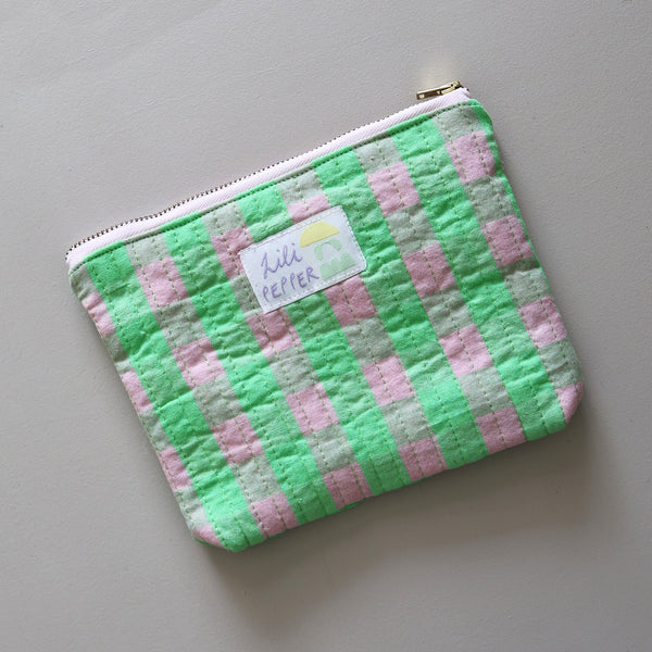 Quilted Pouch *Green Rose