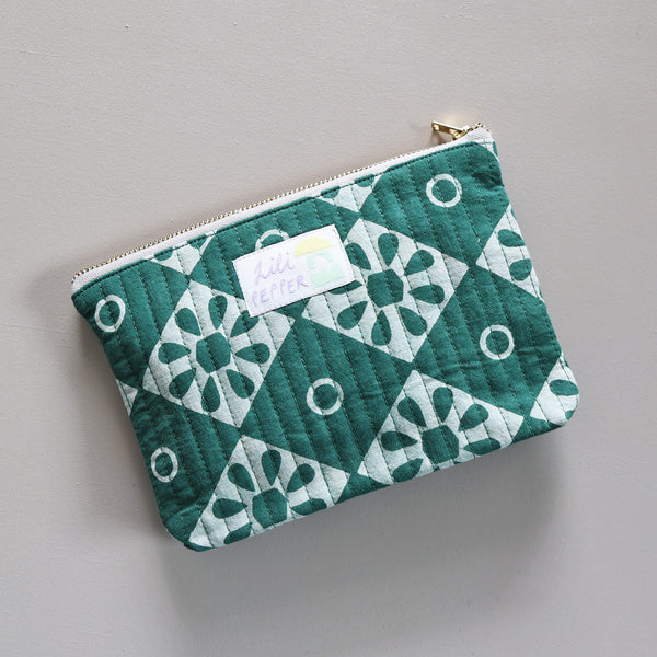 Quilted Pouch *Flowers Green