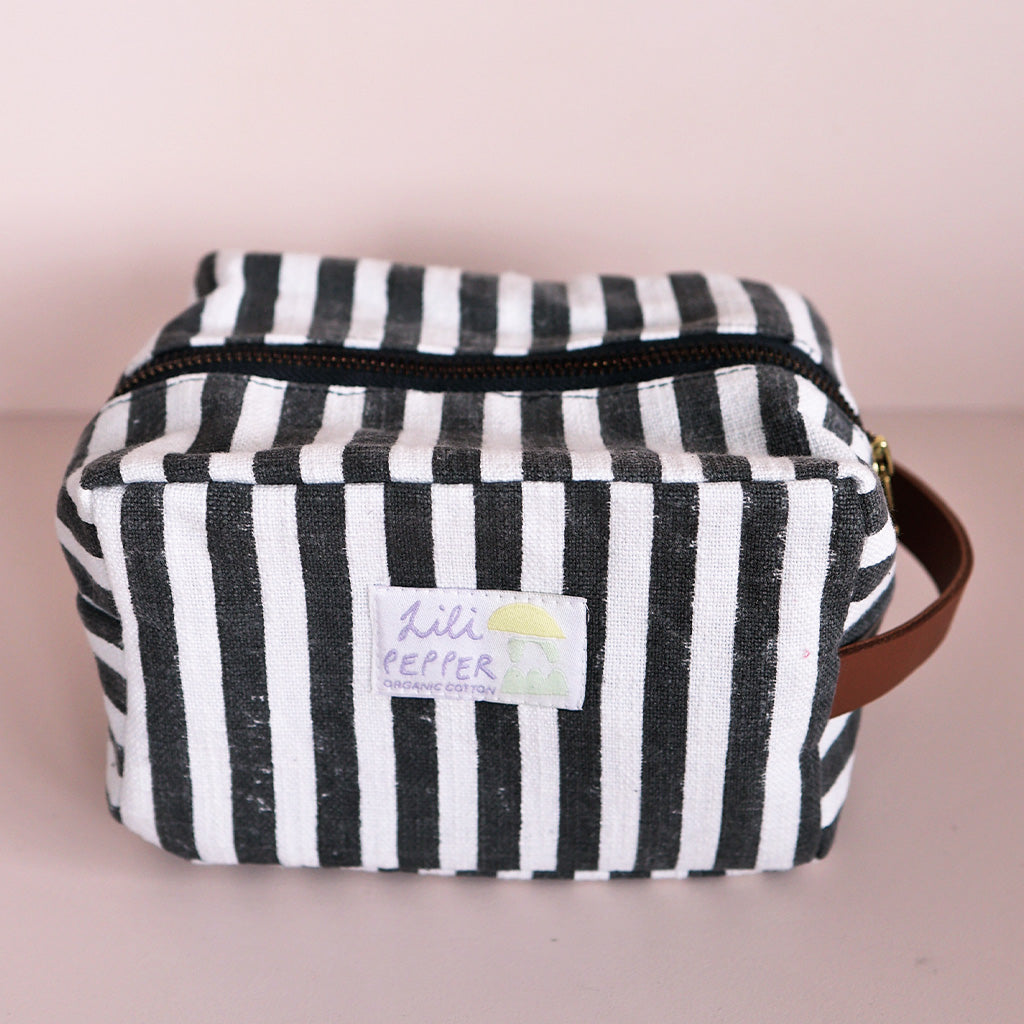 Blockprint Necessaire *Stripe Black Offwhite
