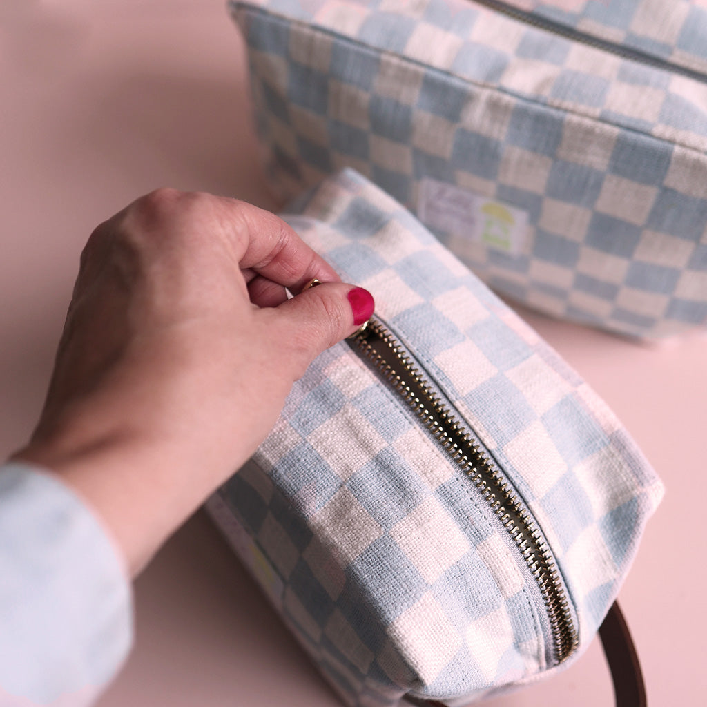 Blockprint Necessaire *Check Light blue