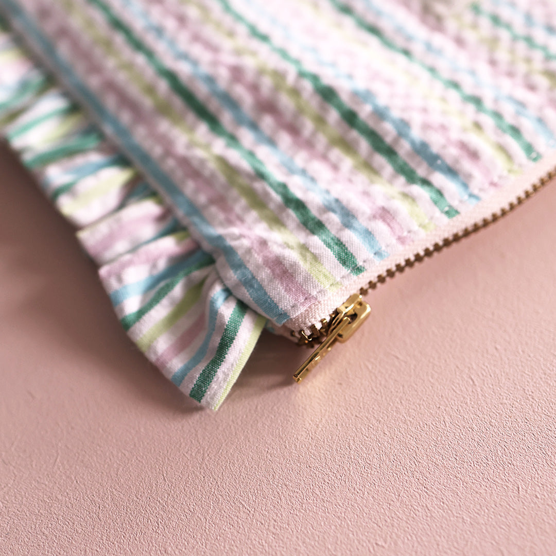 Abgesteppte Pouch mit Volant *Rainbow - Lili Pepper